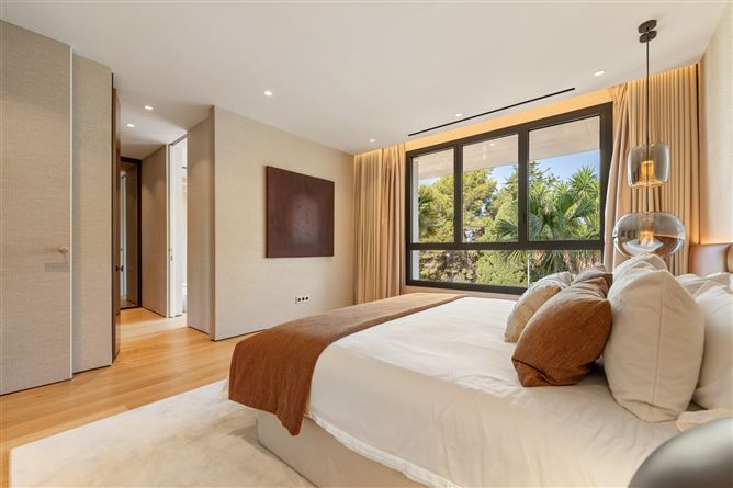 Spain, Marbella, Marbella Golden Mile - COSTA-01125P