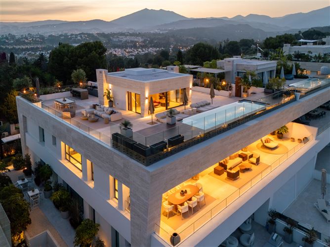 Spain, Marbella, Marbella Golden Mile - COSTA-01125P