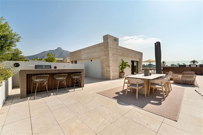 Spain, Marbella, Marbella Golden Mile - COSTA-01125P