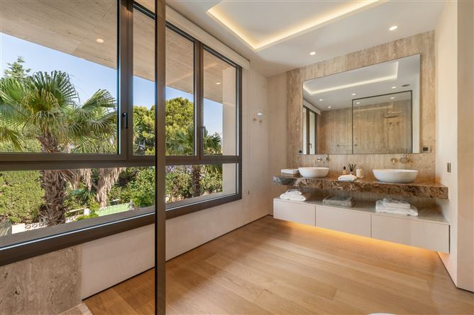 Spain, Marbella, Marbella Golden Mile - COSTA-01125P