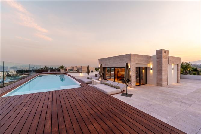 Spain, Marbella, Marbella Golden Mile - COSTA-01125P