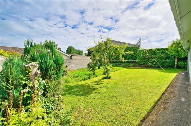 https://photos-a.propertyimages.ie/media/1/1/6/4943611/07350e87-b924-44c0-afa0-f1f03f693c17_l.jpg