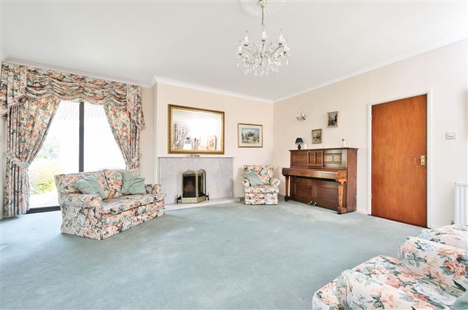 https://photos-a.propertyimages.ie/media/1/1/6/4943611/07350e87-b924-44c0-afa0-f1f03f693c17_l.jpg