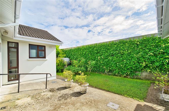 https://photos-a.propertyimages.ie/media/1/1/6/4943611/07350e87-b924-44c0-afa0-f1f03f693c17_l.jpg
