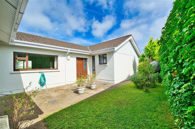 https://photos-a.propertyimages.ie/media/1/1/6/4943611/07350e87-b924-44c0-afa0-f1f03f693c17_l.jpg