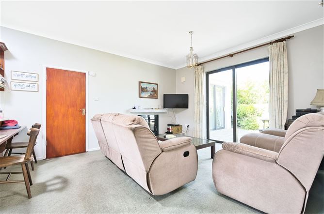 https://photos-a.propertyimages.ie/media/1/1/6/4943611/07350e87-b924-44c0-afa0-f1f03f693c17_l.jpg