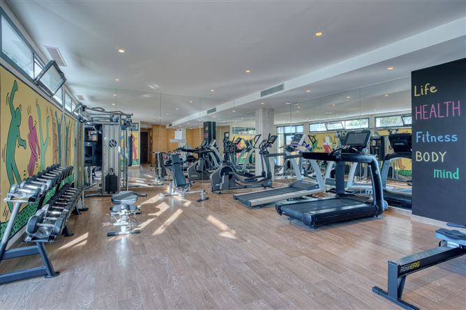 Spain, Marbella, Marbella Golden Mile - COSTA-00772P