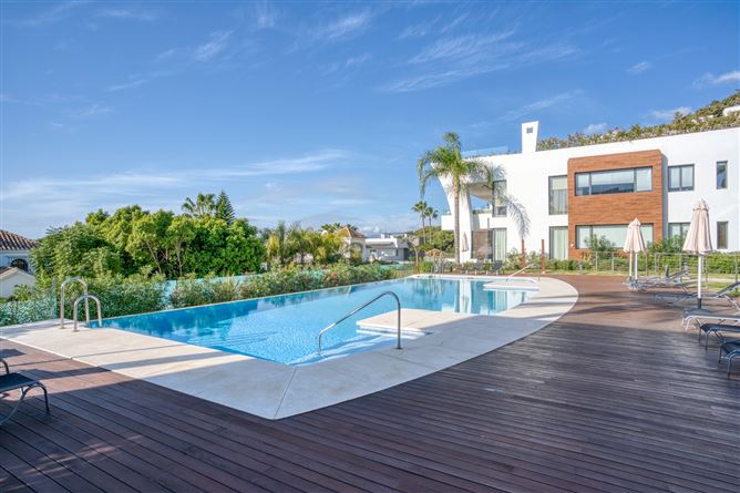 Spain, Marbella, Marbella Golden Mile - COSTA-00772P