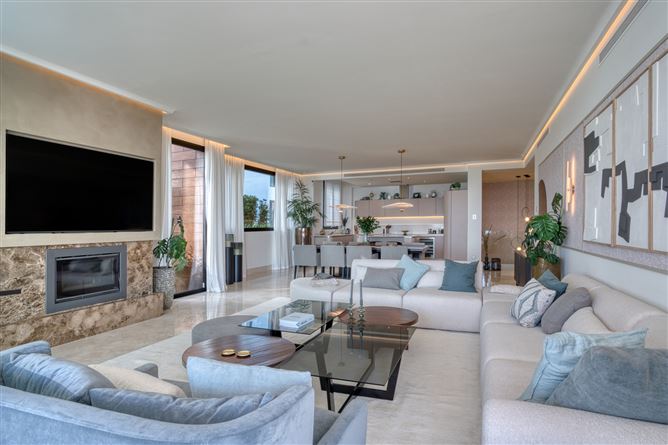 Spain, Marbella, Marbella Golden Mile - COSTA-00772P