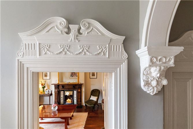 https://photos-a.propertyimages.ie/media/1/1/7/4956711/3be8d558-1bdc-440d-af9f-fd2814f3c6b6_l.jpg