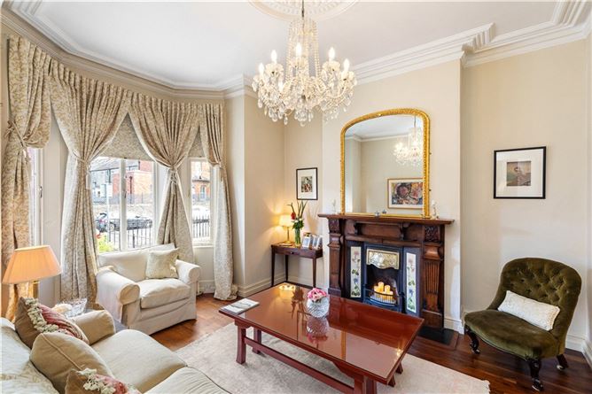 https://photos-a.propertyimages.ie/media/1/1/7/4956711/3be8d558-1bdc-440d-af9f-fd2814f3c6b6_l.jpg