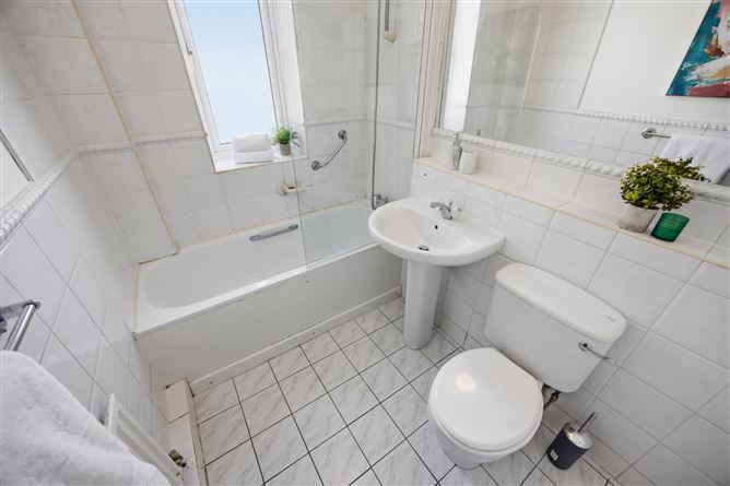  15 Court Apartments, Wilton Place, Dublin 2, D02 R282.