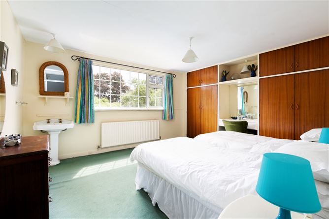 7 College Park, Castleknock, Dublin 15