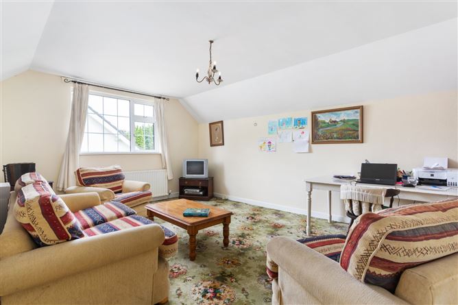7 College Park, Castleknock, Dublin 15