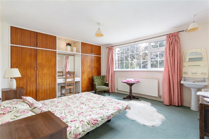 7 College Park, Castleknock, Dublin 15