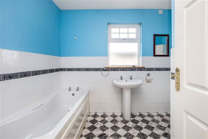82 Lakeview, The Fair Green, Cavan