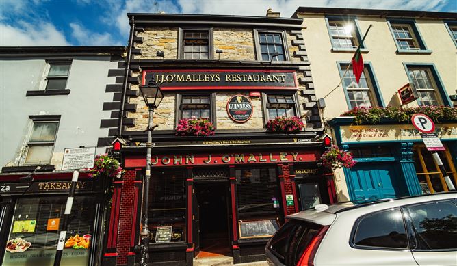 O'Malleys Bar & Restaurant, Bridge Street, Westport, Co. Mayo