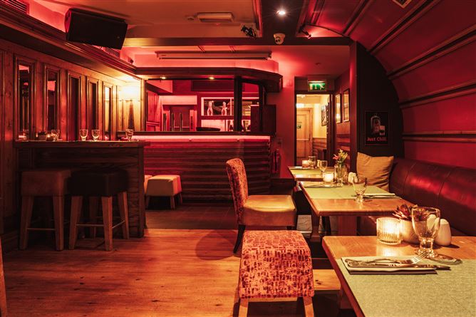 O'Malleys Bar & Restaurant, Bridge Street, Westport, Co. Mayo