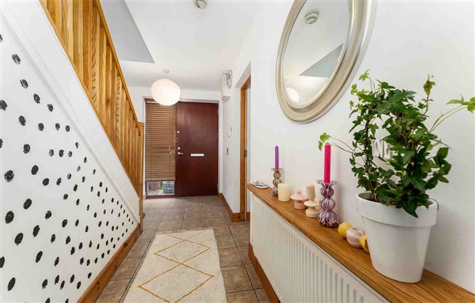 6 Castlegate Copse, Adamstown, Co. Dublin