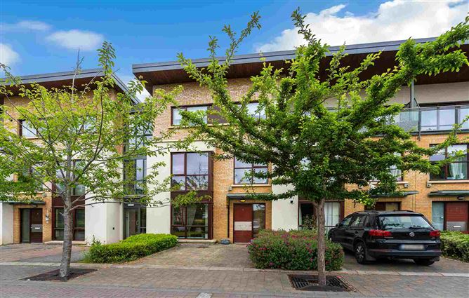 6 Castlegate Copse, Adamstown, Co. Dublin