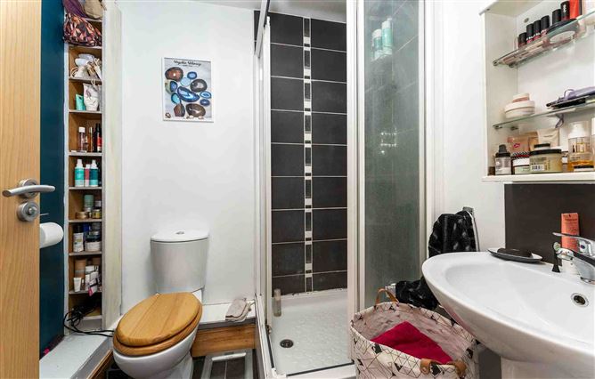 6 Castlegate Copse, Adamstown, Co. Dublin