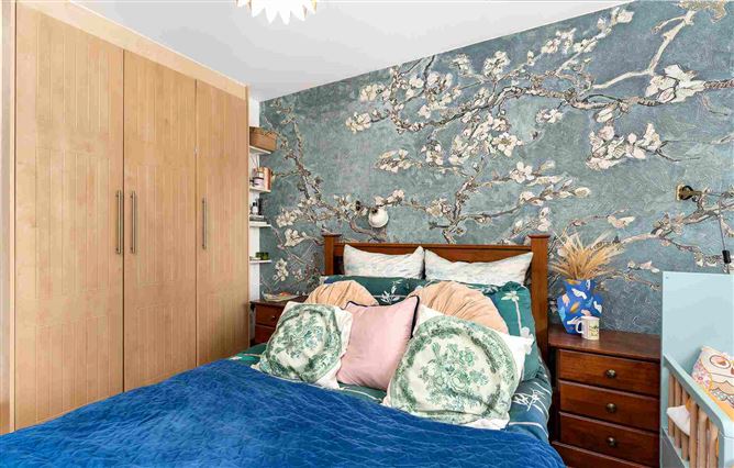 6 Castlegate Copse, Adamstown, Co. Dublin