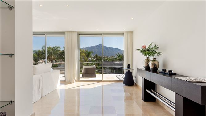 Spain, Marbella, Nueva Andalucia - 740-00403P