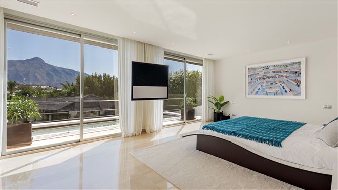 Spain, Marbella, Nueva Andalucia - 740-00403P
