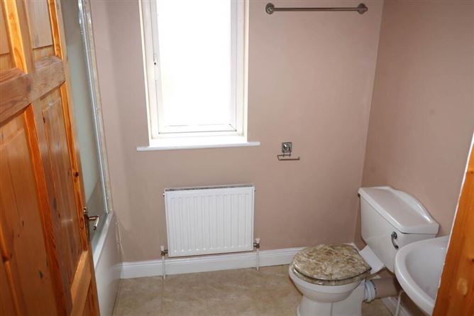 24 Rossmore, Roscrea, Tipperary