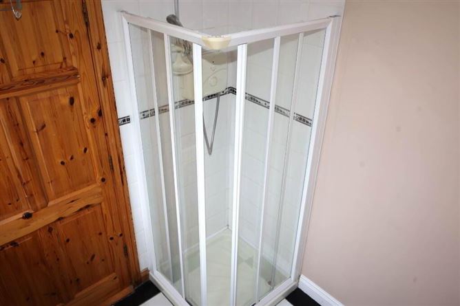 24 Rossmore, Roscrea, Tipperary