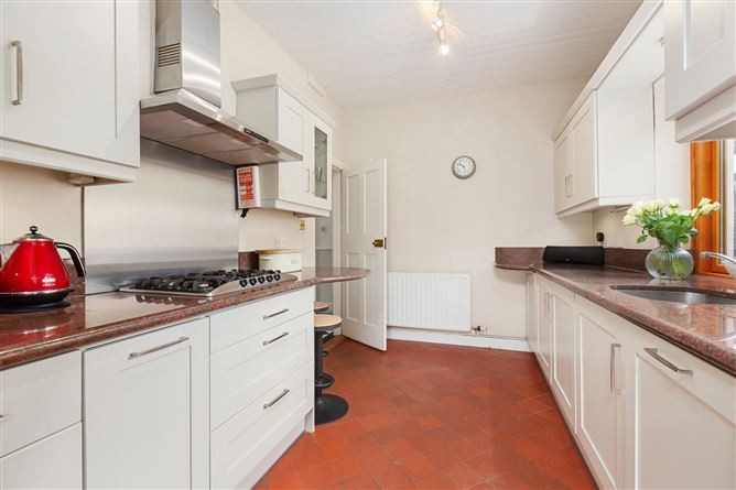 64 St Alban's Park, Sandymount, Dublin 4