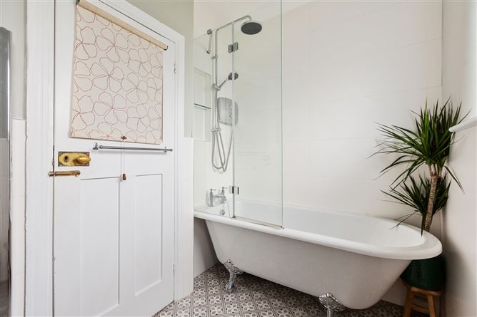 64 St Alban's Park, Sandymount, Dublin 4