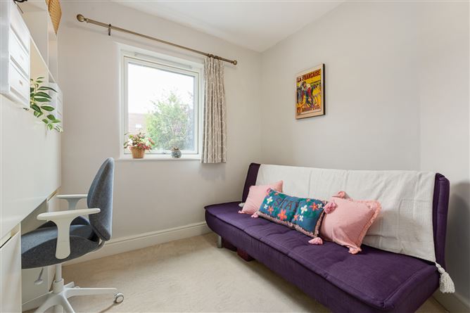 64 St Alban's Park, Sandymount, Dublin 4