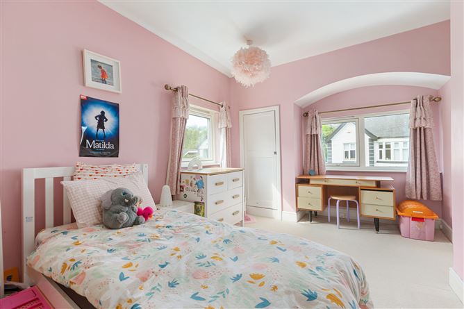 64 St Alban's Park, Sandymount, Dublin 4