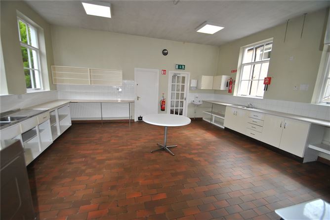 Former Elm Grove Nursing Home, Syngefield, Birr, Co. Offaly