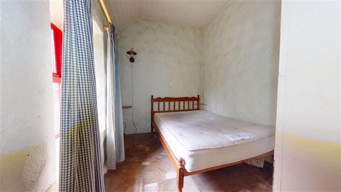 Halliwell Cottage, Greenans, Ross, Castlebar, Co. Mayo