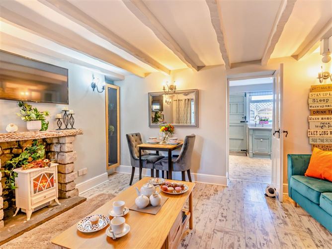 Cottage in South Wales, Vacation Rental in Bridgend, Wales, Bridgend