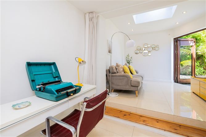 https://photos-a.propertyimages.ie/media/1/1/9/4927911/a19ff42e-cd69-4579-9fe5-0643bb6c88b8_l.jpg