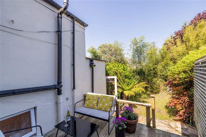 https://photos-a.propertyimages.ie/media/1/1/9/4927911/a19ff42e-cd69-4579-9fe5-0643bb6c88b8_l.jpg