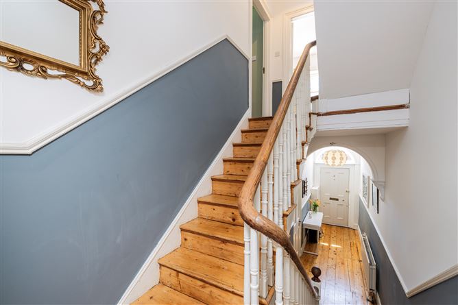 https://photos-a.propertyimages.ie/media/1/1/9/4927911/a19ff42e-cd69-4579-9fe5-0643bb6c88b8_l.jpg