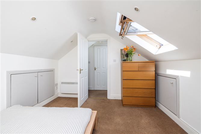 https://photos-a.propertyimages.ie/media/1/1/9/4927911/a19ff42e-cd69-4579-9fe5-0643bb6c88b8_l.jpg