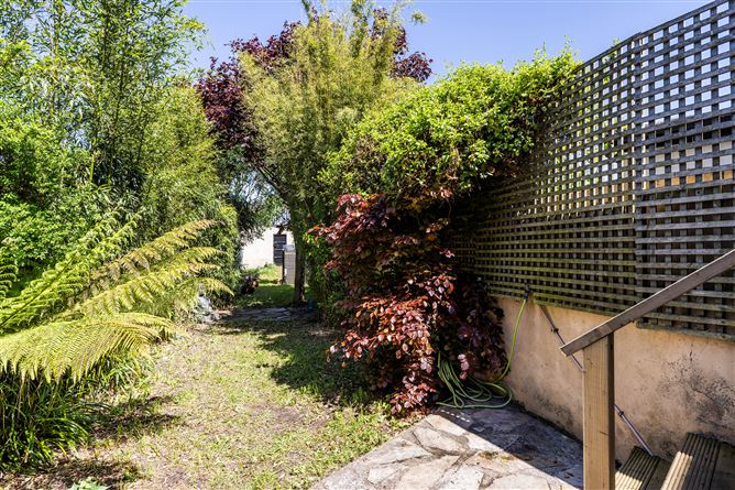 https://photos-a.propertyimages.ie/media/1/1/9/4927911/a19ff42e-cd69-4579-9fe5-0643bb6c88b8_l.jpg