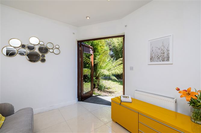 https://photos-a.propertyimages.ie/media/1/1/9/4927911/a19ff42e-cd69-4579-9fe5-0643bb6c88b8_l.jpg
