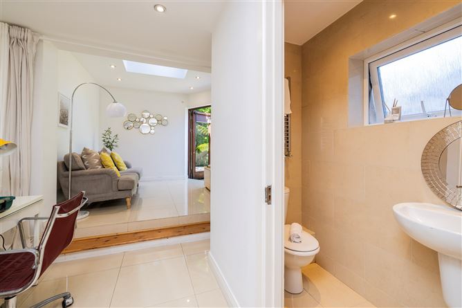 https://photos-a.propertyimages.ie/media/1/1/9/4927911/a19ff42e-cd69-4579-9fe5-0643bb6c88b8_l.jpg