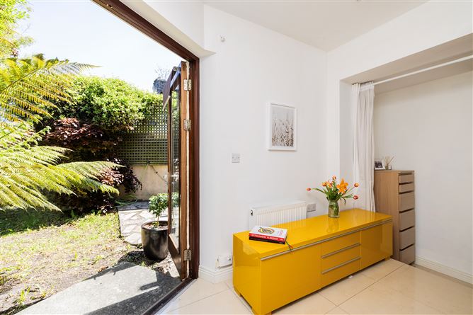 https://photos-a.propertyimages.ie/media/1/1/9/4927911/a19ff42e-cd69-4579-9fe5-0643bb6c88b8_l.jpg