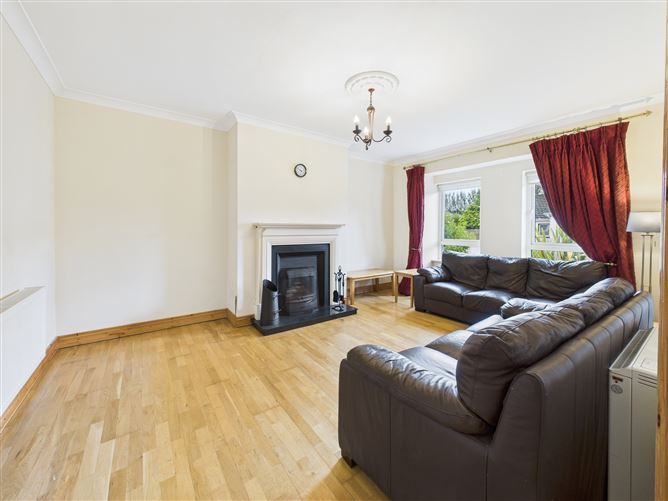 4 Oakwood Village, Ballaghaderreen, Co. Roscommon