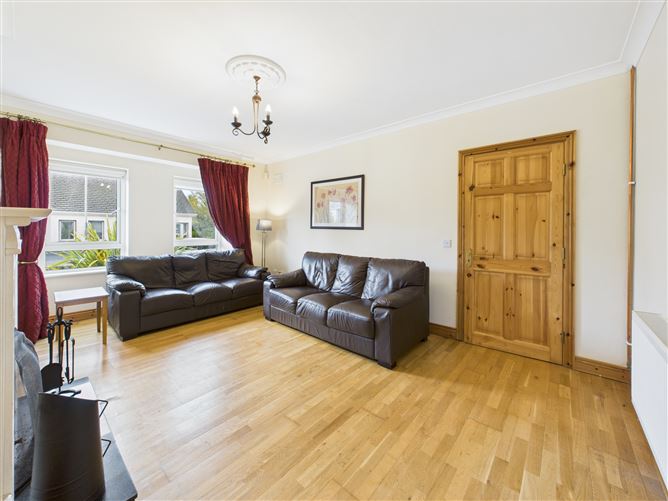 4 Oakwood Village, Ballaghaderreen, Co. Roscommon
