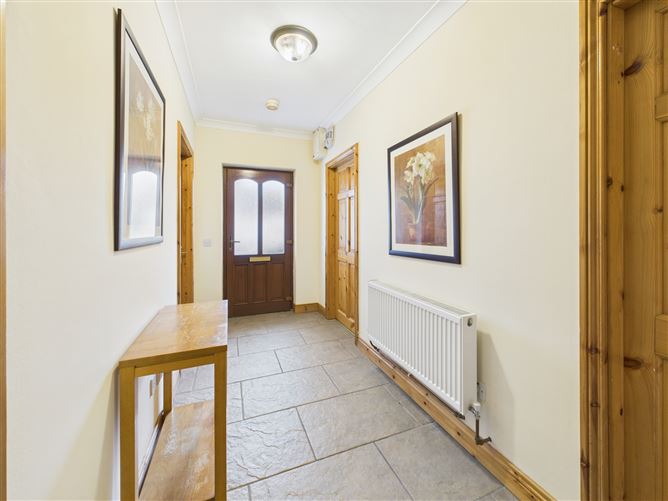 4 Oakwood Village, Ballaghaderreen, Co. Roscommon