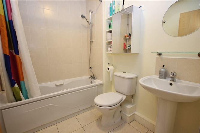 5 Castlegate Chase, Adamstown, Lucan, Co. Dublin