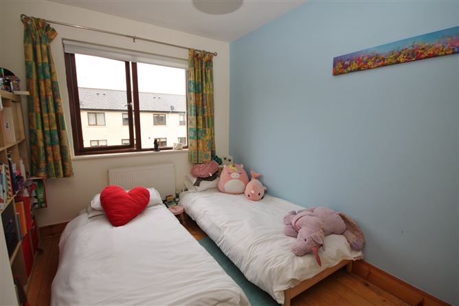 5 Castlegate Chase, Adamstown, Lucan, Co. Dublin